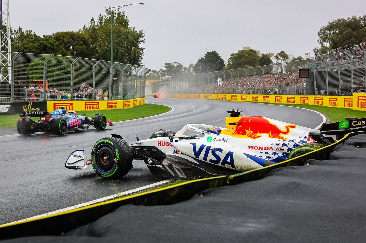 Isack Hadjar Crash – Red Bull RB22 Shocks Fans and Teammates