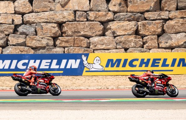 Marc Márquez và Francesco Bagnaia tại Aragon Grand Prix 2025.